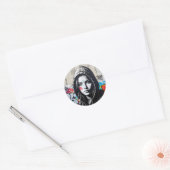 Sticker Rond L'Observateur Silencieux – Personnage à Cape Class (Enveloppe)