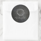 Sticker Rond Logo Scribble Designer sur métal grunge noir (Sac)