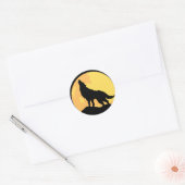 Sticker Rond loup hurlant sur la lune (Enveloppe)