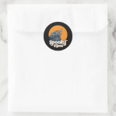Sticker Rond Loup hurlant sur la Lune Vibes Éffrayantes Hallowe (Sac)