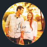 Sticker Rond Love photo ajouter nom est. Date année couple mari<br><div class="desc">Pour les amoureux comme nous</div>