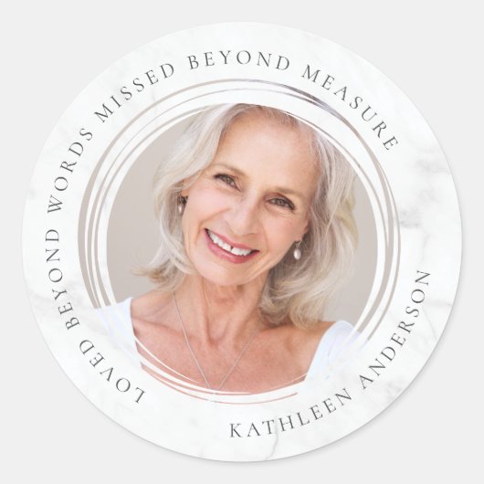 Sticker Rond Loved Beyond Words Missed Beyond Measure Photo (Devant)