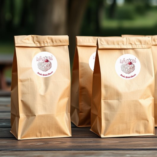 Sticker Rond Lui a une Crème Chantilly Cerise Enterrement de Vi