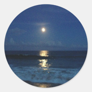 STICKER ROND LUMIÈRE LUNE SUR LA PLAGE