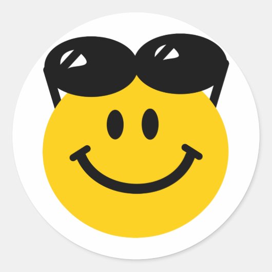 Sticker Rond Lunettes de soleil perchées sur la tête (Devant)