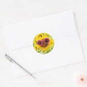 Sticker Rond Lunettes De Soleil Sur Tournesol (Enveloppe)
