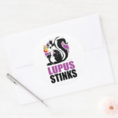 Sticker Rond Lupus Stinks (Enveloppe)