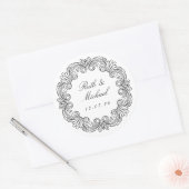 Sticker Rond Luxueux Mariage Baroque Scroll Nom et date (Enveloppe)