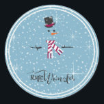 Sticker Rond Magic and Wonder Christmas Snowman Blue ID440<br><div class="desc">Beau autocollant rond design de Noël avec un bonhomme de neige stylisé encadré en blanc sur un arrière - plan bleu cadet parsemé de flocons de neige et d'étoiles. La typographie branchée de 'Magic and Wonder' complète le design. Ajoutez votre nom pour personnaliser si vous préférez. Recherchez ID440 pour voir...</div>