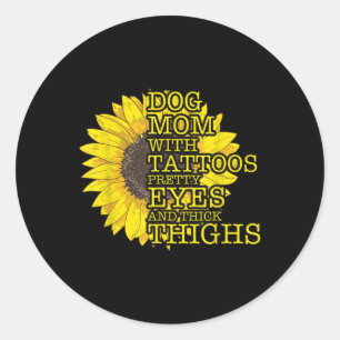 Sticker Rond Maman Amoureux des chiens Avec Des Tatouages Et De