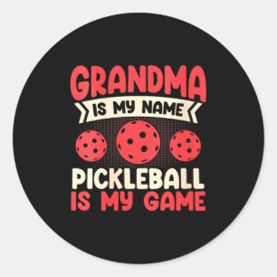 Sticker Rond Mamie de pickle ball féminin est nom pickleball