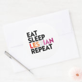 Sticker Rond Mangez Sleep Lesbian Repeat (Enveloppe)