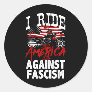 Sticker Rond Manifestation de motards anti-Trump contre le fasc