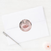 Sticker Rond Maquilleuse baiser aux lèvres Drips Rose Glam Wow (Enveloppe)