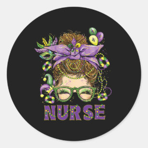 Sticker Rond Mardi Gras Nurse Messy Bun Mask perles Funny Mardi