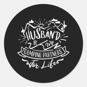 Sticker Rond mari et femme partenaires de camping à vie