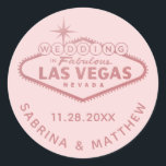 Sticker Rond Mariage à Las Vegas Rose Gold Rose Fête de Mariage<br><div class="desc">Autocollant de faveur ou sceau d'enveloppe avec le panneau "Bienvenue à la fabuleuse Las Vegas" en faux rose or foil parfait pour une fête de mariage pour un mariage qui aura lieu à Vegas. Cliquez sur PERSONNALISER PLUS pour changer la couleur de fond, la police et la couleur du texte....</div>