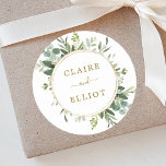 Sticker Rond Mariage Botanique Gold Greenery<br><div class="desc">Cet autocollant mariage présente une aquarelle peinte de la végétation d'eucalyptus,  des feuilles verts et un cadre circulaire doré. Pour une personnalisation plus avancée de cette conception,  cliquez sur le lien "Customiser plus loin". Des articles correspondants sont également disponibles.</div>