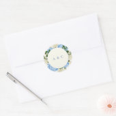 Sticker Rond Mariage classique à monogramme avec Hydrangea Bleu (Enveloppe)