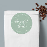 Sticker Rond Mariage couleur personnalisé de mixage parfait du<br><div class="desc">Un autocollant de faveur de mariage avec les mots "le mélange parfait" dans un script de relaxation cursive en blanc contre une couleur d'arrière - plan modifiable (cliquez sur customiser pour accéder). Personnalisez-le en remplaçant le texte de l'espace réservé. Pour plus d'options comme changer la police et sa taille/couleur, développer...</div>