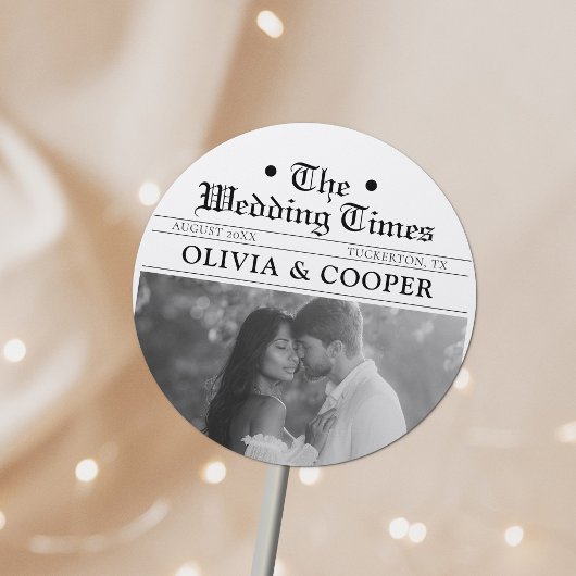 Sticker Rond Mariage dans le Journal