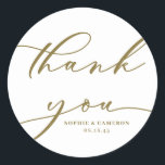 Sticker Rond Mariage de calligraphie or Merci<br><div class="desc">Envoyer des remerciements avec ce script personnalisable merci autocollants. Il comprend la calligraphie moderne et la typographie classique. Personnalisez ce script merci sticker en ajoutant vos propres détails. Cette carte de remerciement en or et blanc sera parfaite pour les faveurs de mariage et comme enveloppe scellée.</div>