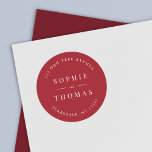 Sticker Rond Mariage de couleur modifiable Adresse de retour mo<br><div class="desc">Mariage de couleur modifiable Retourner l'adresse Sticker rond classique moderne avec du texte en blanc contre une couleur arrière - plan modifiable ; pour passer du noir à une couleur de votre choix, cliquez sur le bouton personnaliser. Personnalisez-le en remplaçant le texte de l'espace réservé. Pour plus d'options comme changer...</div>
