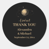 Sticker Rond Mariage de galaxie céleste d'or noir mystique (Devant)