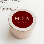 Sticker Rond Mariage de Monogramme Bourgogne moderne<br><div class="desc">Élégant autocollant de mariage monogramme avec vos initiales affichées en lettres blanches sur un arrière - plan bordeaux (ou couleur de votre choix). Personnalisez les autocollants de mariage modernes avec votre date de mariage ci-dessous. Les autocollants de monogramme bordeaux sont parfaits pour sceller les enveloppes de faire-part de mariage, les...</div>
