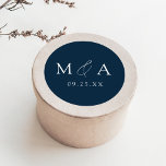 Sticker Rond Mariage de Monogramme de marine moderne élégant<br><div class="desc">Élégant autocollant de mariage monogramme avec vos initiales affichées en lettres blanches sur un arrière - plan de marine (ou la couleur de votre choix). Personnalisez les autocollants de mariage modernes avec votre date de mariage ci-dessous. Les autocollants de monogramme marine sont parfaits pour sceller les enveloppes de faire-part de...</div>