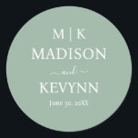 Sticker Rond Mariage de monogramme vert et blanc minimaliste et<br><div class="desc">Simple,  moderne et minimaliste | Sticker rond Mariage classique Ces stickers mariages élégants et modernes vous remercient sont dotés d'un design de texte simple en noir et blanc qui respire le style minimaliste. Ajoutez vos initiales ou votre monogramme pour les rendre complètement vôtres.</div>