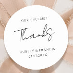 Sticker Rond Mariage de noms personnalisés en noir blanc classi<br><div class="desc">Classic Black White Personnalisé Noms Mariage Classic Round Sticker.</div>
