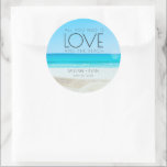 Sticker Rond Mariage de plage de destination<br><div class="desc">Scellez vos faveurs, invitations ou sacs de bienvenue avec une douce touche côtière à l'aide de ces Stickers Classic Round de Mariage Destination Beach. Avec l'expression charmante "Tout ce dont vous avez besoin est l'amour et la plage" et personnalisables avec vos noms et date mariage, ces autocollants sont le mélange...</div>