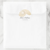 Sticker Rond Mariage de plage en coquille de Nautilus beige (Sac)