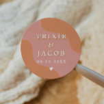 Sticker Rond MARIAGE des années TRIXIE Retro Pink & Orange 70<br><div class="desc">Cet autocollant mariage est doté d'une police à thème rétro des années 70 et d'une combinaison amusante de couleurs rose et orange. Cet autocollant est parfait pour votre événement super et dynamique. Associez-vous à tout ce qui provient de la collection Trixie pour un look cohésif : https://www.zazzle.com/collections/trixie_retro_groovy_70s_themed_pink_and_orange-119897603244237011</div>