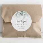 Sticker Rond Mariage minimaliste Eucalyptus Merci Faveur<br><div class="desc">Cet eucalyptus minimaliste merci mariage faveur classique collant rond est parfait pour un mariage rustique. Le design comprend des feuilles d'eucalyptus verts et élégants à l'aquarelle. Faites de l'autocollant votre propre étiquette en incluant vos noms, l'événement (s'il y a lieu) et la date. Ces autocollants peuvent compléter une réception de...</div>