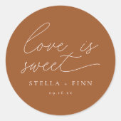 Sticker Rond Mariage Moderne Script Love Is Sweet (Devant)