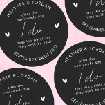 Sticker Rond Mariage noir minimaliste Jetez-moi Confetti Favori<br><div class="desc">Stickers Mariage minimaliste Jetez-moi Confetti Favoriser</div>