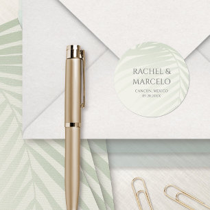 Sticker Rond Mariage sur la plage au pied d'un palmier