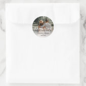 Sticker Rond Même Amour Différent Date Mariage (Sac)