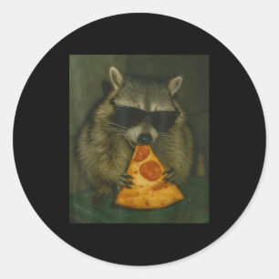 Sticker Rond Mème d'animal de raton laveur drôle mangeant une p