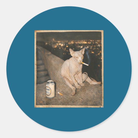 Sticker Rond Mème de chat Sphynx qui fume Drôle (Devant)