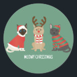 Sticker Rond Meowy Christmas Cats<br><div class="desc">Illustration de nombreux chats différents. Ils sont habillés en tenue de vacances. Ces têtes de chat sont utilisées pour créer la forme d'un arbre de Noël pour la saison des Fêtes.</div>