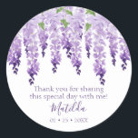 Sticker Rond Merci à eau | BAT MITZVAH<br><div class="desc">Ce design présente d'élégantes fleurs de glycine aquarelle en lavande douce et violet avec des feuilles verts sur un arrière - plan blanc avec votre message de remerciement Bat mitzvah et la date ci-dessous. Personnalisez en modifiant le texte dans les zones de texte. Conçu pour vous par Evco Studio www.zazzle.com/store/evcostudio...</div>