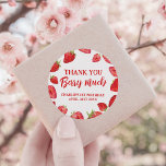 Sticker Rond Merci Berry Beaucoup Fraise fête d'anniversaire<br><div class="desc">Sticker rond classique Merci Berry Beaucoup de fraises fête d'anniversaire</div>