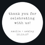 Sticker Rond Merci de mariage personnalisé blanc Retro Typewrit<br><div class="desc">Étiquette minimaliste Retro Noir et blanc Merci de mariage personnalisé Classic rond</div>