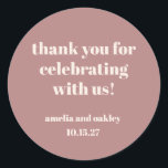 Sticker Rond Merci de mariage personnalisé Gras Dusty Rose Retr<br><div class="desc">Ajoutez une touche de charme à votre célébration avec ces autocollants de remerciement rose poussiéreux personnalisés. Dotés d'une police serif d'inspiration rétro et d'une disposition élégante, ces autocollants sont parfaits pour sceller des enveloppes, décorer des sacs de faveur ou personnaliser la décoration des fêtes. La teinte rose chaude et poussiéreuse...</div>