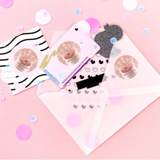 Sticker Rond Merci Nom 16e Rose nuptiale Lèvres brillantes