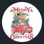 Sticker Rond Merry Christmas Vintage Red Santa Truck<br><div class="desc">Joyeux Noël Vintage Red Père Noël Truck Êtes-vous un fan de Père Noël, bonhomme de neige, elfe, renne, saison de Noël? drôle Noël Mon Cute Père Noël, bonhomme de neige, renne, Ils roulent un Vintage Père Noël Truck rempli de cadeaux et bonbons de Noël et de neige autour, le design...</div>