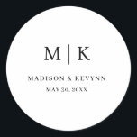 Sticker Rond Minimal et chic | MARIAGE<br><div class="desc">Minimal et chic | Sticker rond classique Mariage noir et blancCes serviettes de douche mariage ou nuptiales élégantes et modernes présentent un design simple en noir et blanc qui dégage un style minimaliste. Ajoutez vos initiales ou votre monogramme pour les rendre complètement vôtres.</div>